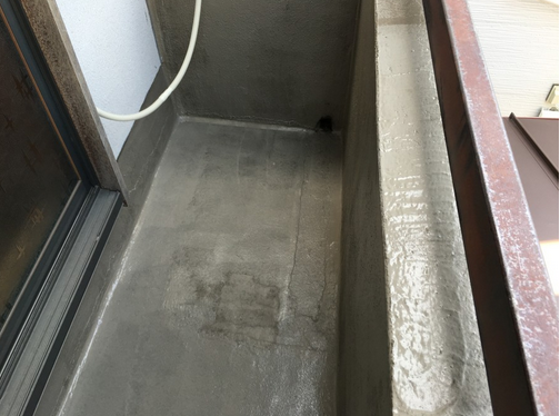 下塗り（プライマー塗布）