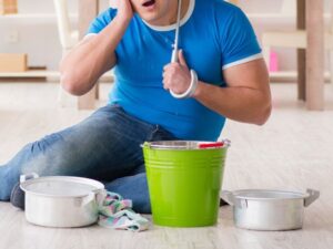 雨漏りのためのバケツ